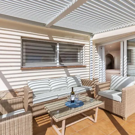 فيلة Panorama-1 By Interhome *